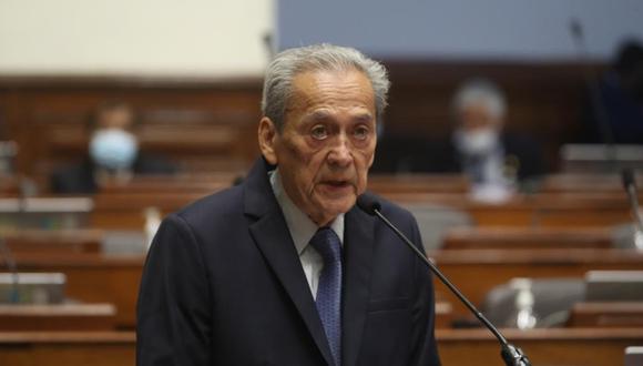 “No tengo por qué renunciar, no le veo motivo", señaló el ministro de Educación, Carlos Gallardo. (Foto: Minedu)