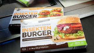 Un supermercado alemán comercializa hamburguesas elaboradas con gusanos