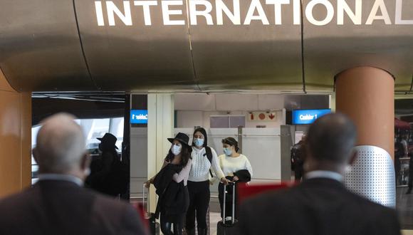 Los cierres de fronteras decididas por muchos países obligan a las compañías a anular miles de vuelos. (Foto: EFE/EPA/NIC BOTHMA)