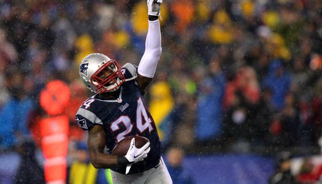 Darrelle Revis | Darrelle Revis se destaca como uno de los principales defensas que tienen los New England Patriots. Por esta razón sus ingresos superan los 23 millones de dólares. (AFP).
