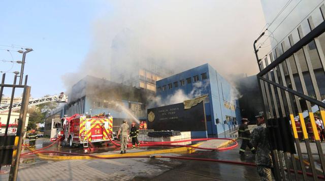 El incendio ha consumido documentación de pensionistas de índole biográfico, pero que el resto de información sobre pensiones y sueldos se encuentra a salvo en un back up (copia de seguridad) en el área contigua.