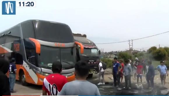 Protestantes dan tregua y permiten pase de solo buses interprovinciales en la Panamericana Norte. (Captura: Canal N)