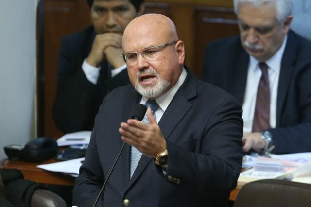 Carlos Bruce: “Siempre las dictaduras tienen algo en común, son majaderas. Los que somos demócratas sí respetamos las libertades individuales”  (Foto: Andina)