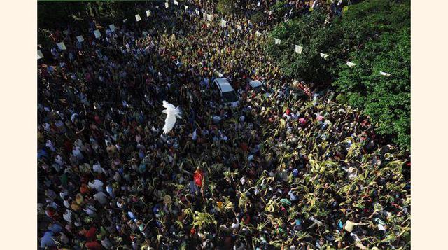 En Paraguay, cientos de feliggreses se congregaron en la capital con sus ramos y recordaron la entrada triunfal de Jesús.