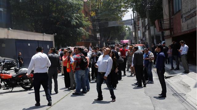 Foto 6 | El aeropuerto de Ciudad de México suspendió sus operaciones.