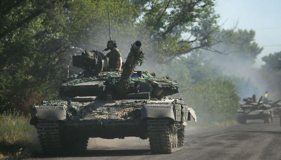 Los separatistas también anunciaron que sus fuerzas y las del ejército ruso habían entrado en Lysychansk, donde se estaban registrando “combates callejeros”. (Foto: ANATOLII STEPANOV / AFP).