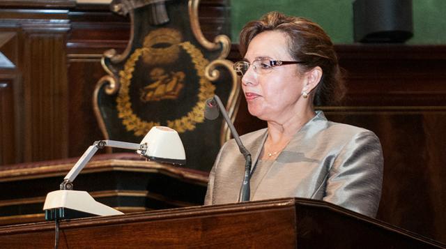 Elvia Barrios: La mujer encima de la Justicia, una larga carrera la llevó a ser proclamada Miembro de la Corte Suprema.