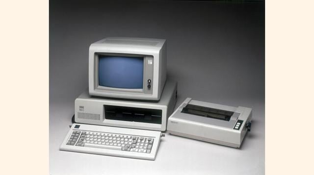 La computadora modelo 5150 de IBM: principalmente por ser la primera con la que se abrieron también las licencias al sistema operativo DOS, lo que creó dos mundos de la informática: el de las Apple y el de las PC.