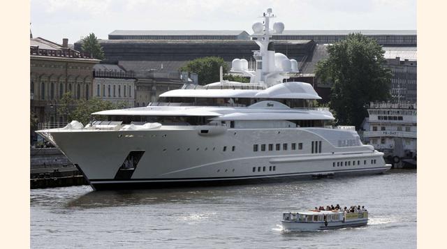 PELORUS – US$ 300 millones. Pelorus tiene 377 pies y fue comprado por el oligarca ruso Roman Abramovich en 2004. Le dio el yate a  su ex esposa Irina en 2009 como parte del acuerdo de divorcio, y esta se lo vendió a David Geffen en 2011, haciendo que el P
