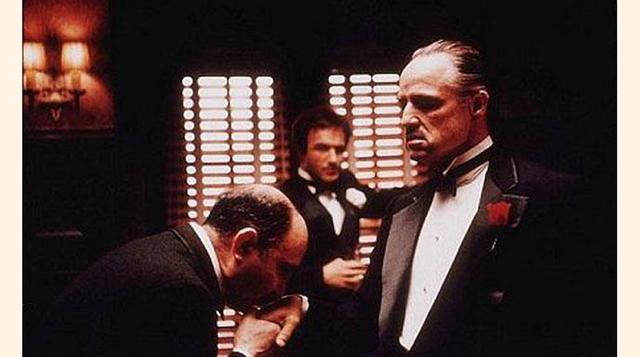 El Padrino (1972). “Le voy a hacer una oferta que no puede rechazar”, le dijo don Corleone a Johnny Fontane.