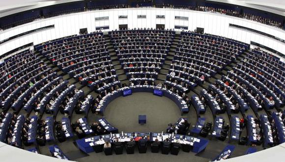 La opinión de los eurodiputados es un paso más en un procedimiento que también incluye un dictamen positivo por parte del Banco Central Europeo (BCE). Tras el voto, los ministros de Economía y Finanzas de la UE (Ecofin) ya pueden aprobar formalmente la adhesión en su próxima reunión del 12 de julio. (Foto: Reuters)