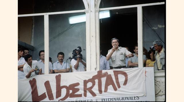Mario Vargas Llosa en mitín del movimiento Libertad, del que era líder. (Foto Usi)