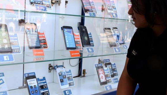 Precio de un mismo celular varía hasta en S/ 1,700 entre oferta de  operadoras y tiendas online, TU-DINERO