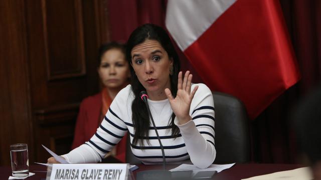 Por su parte, la legisladora del Frente Amplio, Marisa Glave, argumentó que hay "gente que asesina, golpea y violenta a un persona por su orientación sexual e identidad de género. Es algo que no se puede permitir".