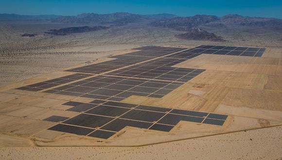Paneles solares de First Solar Inc. en su planta Desert Sunlight en el desierto de Mojave, California. (Foto: Bloomberg)