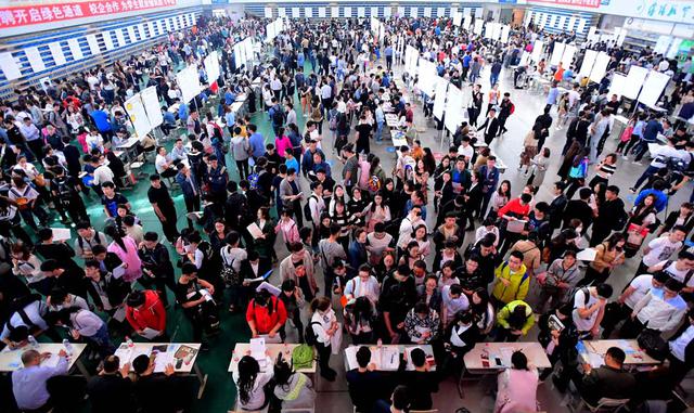 3. Universidades de China: Muchos estudiantes dijeron que recibieron demandas de rescates que emergían de sus computadoras portátiles, luego de que las redes de las universidades de todo el país reportaron graves interrupciones.