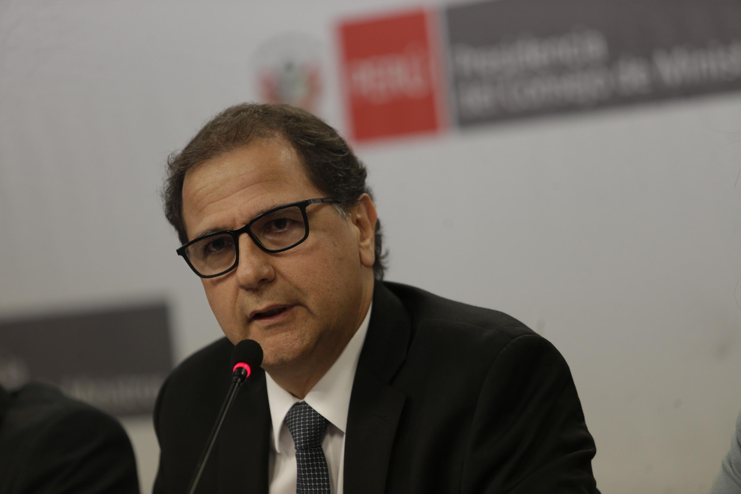 Ministro de Energía y Minas calificó de "intransigente" posición de comunidad de Fuerabamba de bloquear la vía para impedir pase de vehículos de minera (Foto: GEC)