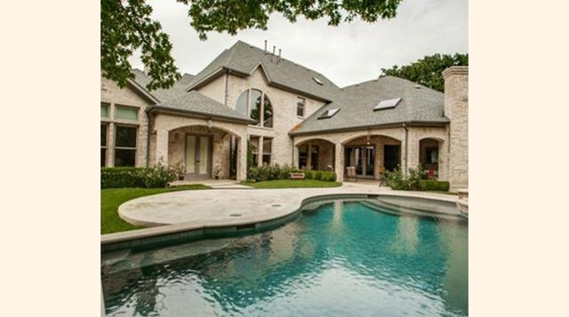 Jordan Spieth. El golfista Jordan Spieth comenzó el año gastándose 7,5 millones de dólares en una mansión de cinco dormitorios en Dallas que pertenecía al ex golfista Hunter Manah. Después de ganar el Open de Estados Unidos en 2015 y los Masters, el mejor