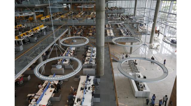 Vista general del nuevo Palacio Municipal de la Ciudad de Buenos Aires. El edificio ecológico tiene cuatro plantas y 20,000 metros cuadrados, con transparencias y lo último en tecnología. La idea es explotar al máximo la luz natural y el paisaje del lugar