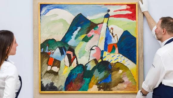 Kandinsky pintó su obra "Murnau con Iglesia II"; después de visitar el pueblo de Murnau en las montañas de Bavaria.