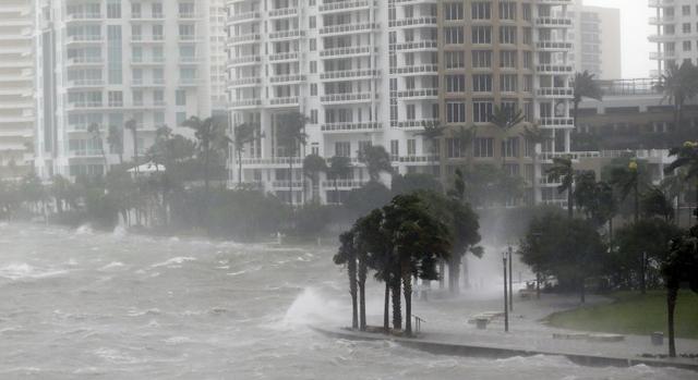 FOTO 10 | Irma pasó el viernes por el sureste de Bahamas sin provocar daños ni víctimas. (Foto: AP).