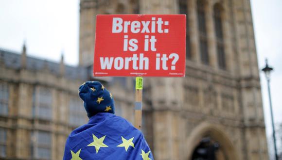May asegura que puede no haber Brexit si los diputados rechazan el acuerdo. (Foto: AFP)