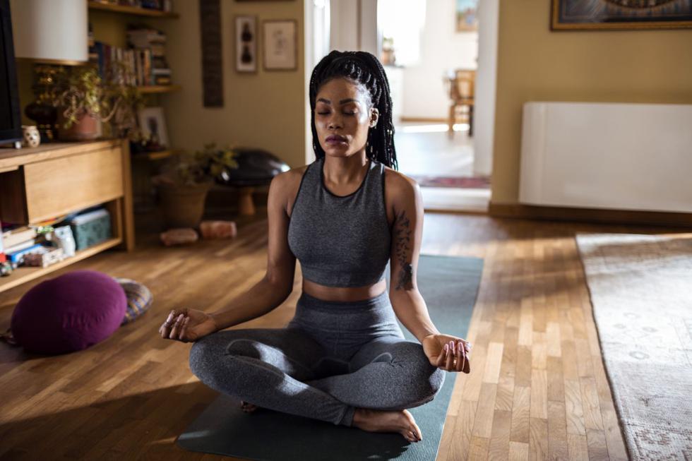 FOTO 1 | Yoga
Para puestos que requieren de una gran exigencia o que generan mucho estrés, el ser practicante de yoga puede darte varios puntos de ventaja sobre el resto de candidatos. Esta actividad potencia tu autocontrol y tu capacidad de mantener la calma. (Foto: Getty Images).