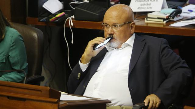 Carlos Bruce, de Peruanos por el Kambio, presidirá la comisión de Economía. (Foto: USI).