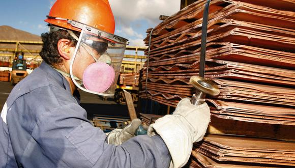 Se debe mitigar los efectos de la reducción de ingresos por la menor cotización del cobre. (Foto: Andina)
