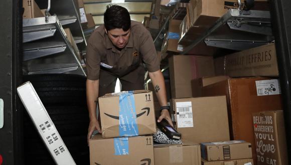 Amazon Inc., Walmart Inc. y Target Corp. han invertido miles de millones de dólares para acelerar y ampliar las opciones de entrega a medida que compiten por clientes. (Foto: AP)