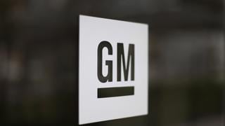 GM extiende recortes de producción de vehículos por la escasez mundial de chips 