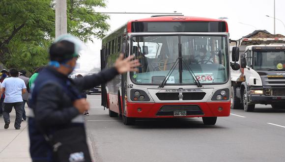 Ejecutivo prorrogó por 20 días calendario el subsidio económico a los prestadores del servicio de transporte regular de personas en el ámbito provincial y que incluye a los Corredores Complementarios que prestan servicio en Lima. (Foto: Eduardo Cavero)