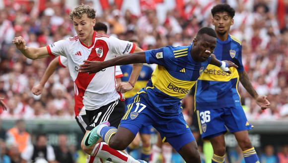 Boca Juniors sigue a paso firme su aventura en la Copa de Liga Profesional tras vencer por 3-2 a River Plate. (Foto: AFP)