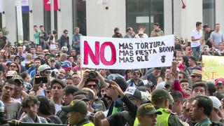 Reapertura de plaza de toros provoca fuertes protestas en Bogotá