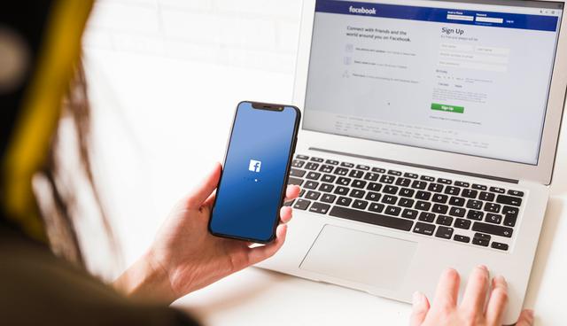 FOTO 2 | 2. FACEBOOK SIGUE A LA CABEZA. Facebook es la plataforma social preferida por los peruanos para publicar e interactuar, pues se lleva el 44.5% de las publicaciones, seguido de Twitter con un 31.5%. En tanto porcentaje de interacciones, Facebook sigue liderando con un 48.6%, seguido de Instagram con un 28.9%. (Foto: Freepik)