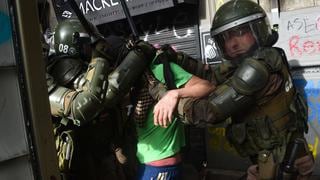 El desgaste policial tras 40 días de protestas y violencia en Chile