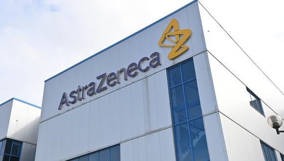 Los resultados de la fase I se esperan antes de finales de año y, si son concluyentes, AstraZeneca lanzará ensayos de fase 2 y 3 a mayor escala para evaluar la eficacia del fármaco. (Foto: Paul ELLIS / AFP)