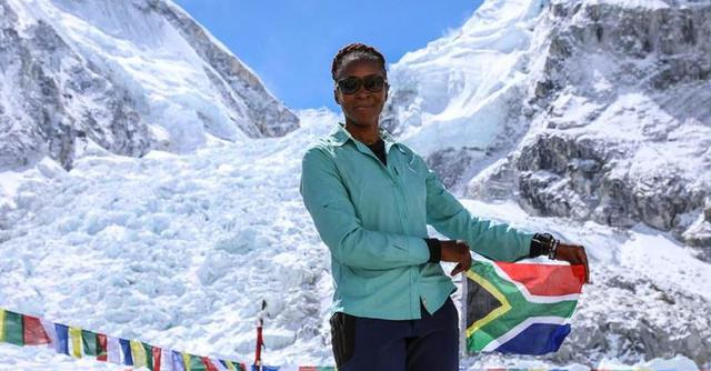 Foto 8 | La primera mujer africana negra que subió el Everest
Después de múltiples contratiempos, la sudafricana Saray N'kusi Khumalo completó el desafío en su cuarto intento, y ahora quiere llegar a la cima de las otras Siete Cumbres. (Foto: Twitter/@GovernmentZA)