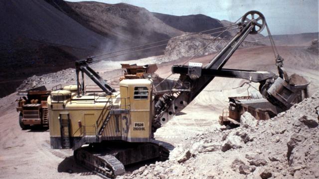 JUSTA. Esta obligación está relacionada con las actividades de restauración de la zona en exploración por el proyecto Mina Justa, e incluye actividades como movimiento de tierras, trabajos de revegetación y el desmantelamiento de todas las instalaciones. 