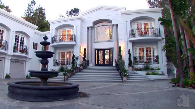 Manny Pacquiao tuvo que ser muy creativo para comprar su nueva mansión. Además de pagar US$ 12.5 millones por la propiedad de 930 metros cuadrados, le dio al vendedor cuatro boletos para su pelea contra Floyd Mayweather Jr. (Foto: Mega Ricos)