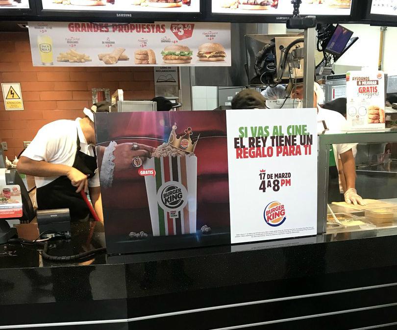 La cadena de comida rápida decidió regalar canchita. (Foto: @polichevere)