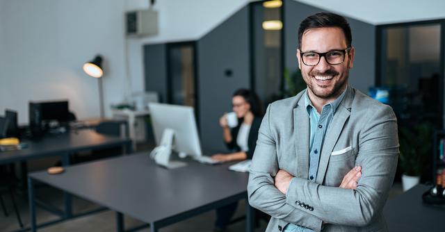 FOTO 3 | Los buenos jefes no se preocupan por nimiedades. No abroncarán a un empleado por llegar 5 minutos tarde, valoran que ayer se quedó media hora más para acabar un proyecto. Un mal jefe hace un mundo de cualquier cosa y reprende al empleado inmediatamente. (Foto: iStock)