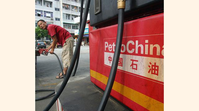 PetroChina. Posición en el ranking global: 17. País: Estados Unidos. Industria: Petróleo  Ventas: US$ 274.600 millones. Beneficio: US$ 15.700 millones. Activos: US$ 368.700 millones. Valor de mercado: US$ 203.800 millones.