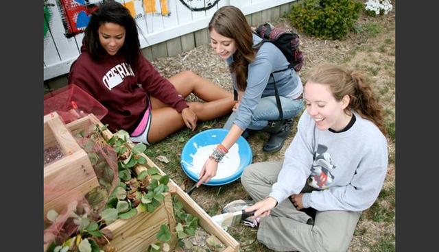 FOTO 36 | Ohio - Oberlin College. Costos de matrícula, alojamiento, comida y otros costos, 2016-17: US$ 68,670. Precio promedio pagado por un estudiante con ayuda / beca, 2015-2016: US$ 42,105. Ubicación: Oberlin, OH. Sector: privado sin fines de lucro. Número de estudiantes: 2,912. (Foto: Facebook/Oberlin College)