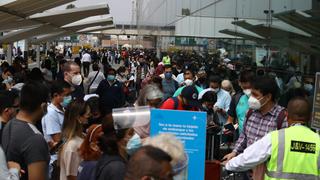 Gobierno cede ante controladores aéreos de aeropuertos  y se levanta huelga  tras caos