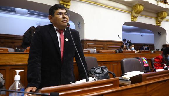 El legislador oficialista Fernando Herrera Mamani falleció este lunes producto de un paro cardiorrespiratorio. (Foto: Congreso)