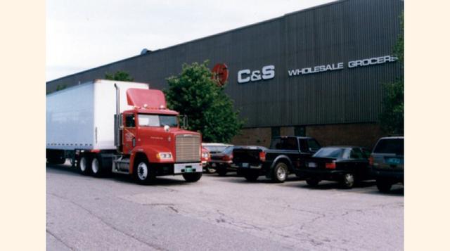 C&S Wholesale Grocers, puesto diez con ingresos calculados en US$ 30,000 millones y 17,000 empleados.