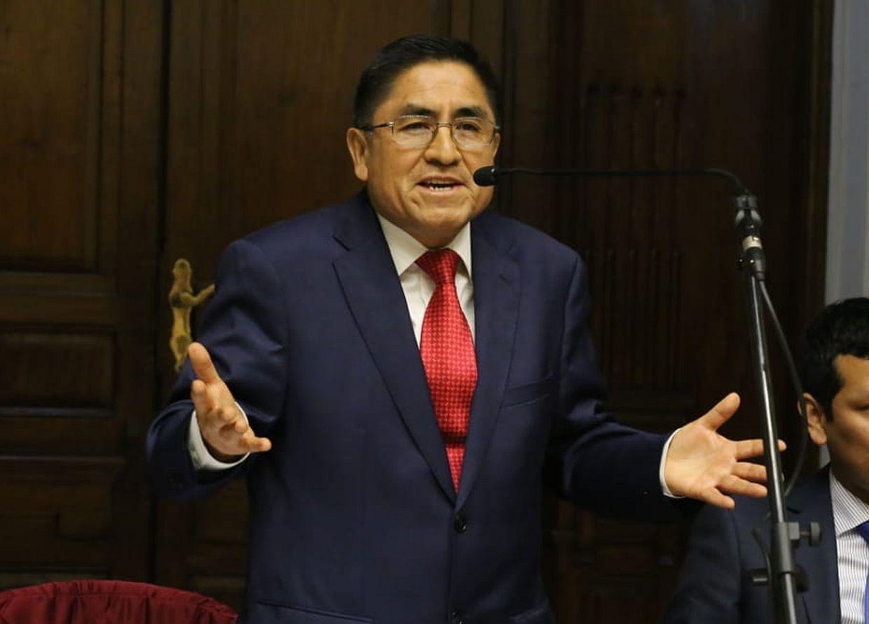 César Hinostroza acudió al Congreso para defenderse ante el informe que recomienda destituirlo, inhabilitarlo y que sea investigado por crimen organizado. (Foto: Congreso)