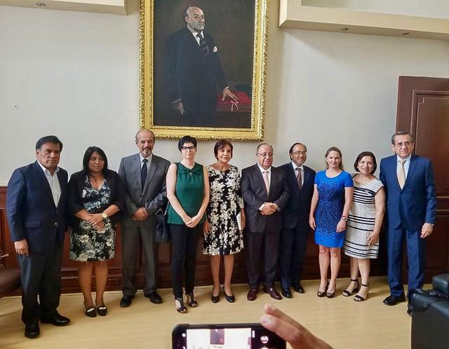 La comisión de reforma política se reunió con las bancadas del Congreso para obtener su opinión antes de elaborar sus propuestas. (Foto: Difusión)