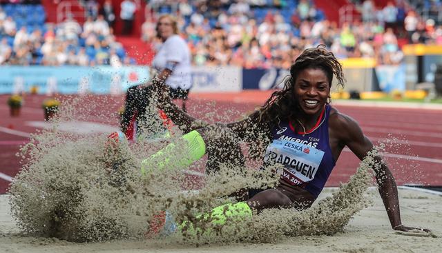 FOTO 7 | Caterine Ibargüen (COL, salto de longitud y triple salto)
La mejor atleta mundial del año 2018 afronta los Panamericanos de Lima con un doble reto: ganar el salto de longitud y el triple salto. La colombiana Caterine Ibargüen ya está clasificada en ambas pruebas para los Juegos Olímpicos de Tokio 2020 con mejores marcas respectivas de 6.87 y 14.89 este curso. Compite el 8 y 9 de agosto. (Foto: foxsports)